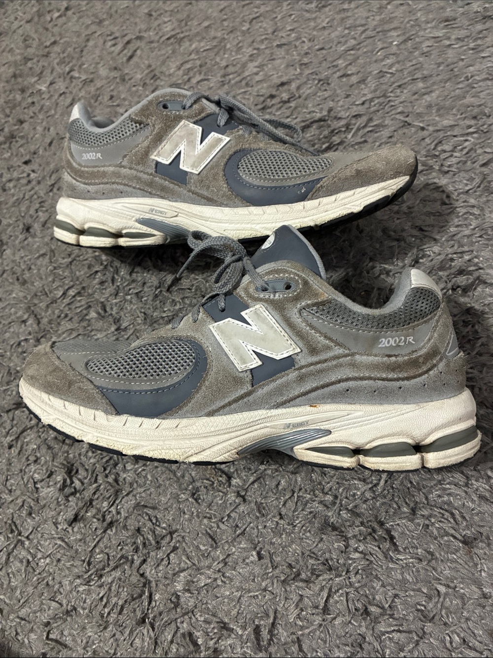 New balance 2002r